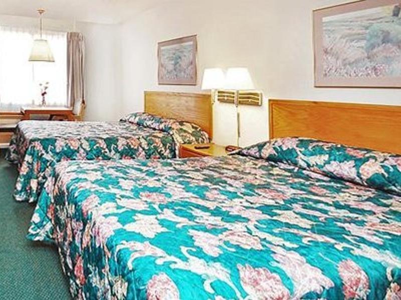 Rodeway Inn Brush Eksteriør bilde